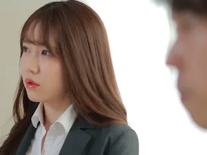 Em đừng nói gì nhé tý cô cho bắn tinh vào lồn